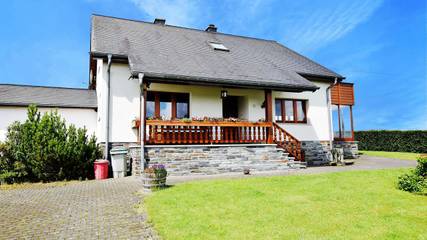 Gîte pour 9 personnes, avec terrasse et jardin, animaux acceptés à St. Vith