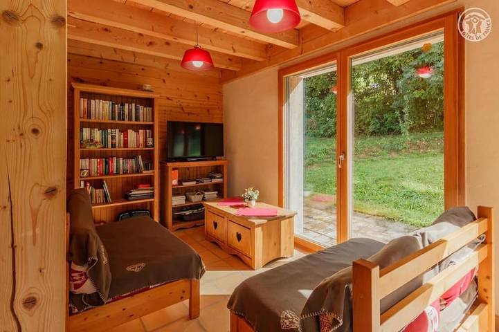 Location de vacances pour 6 personnes, avec terrasse à Montagnole - 2
