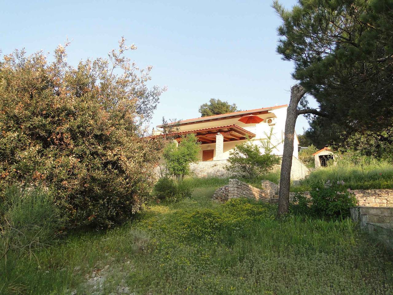 Hel ferieleilighet, Holiday apartment with terrace and sea view in Primosten, Šibenik-Knin