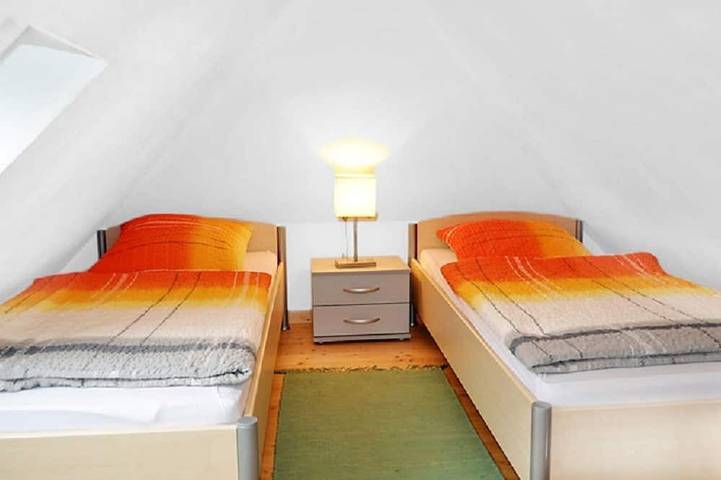 Großzügig gestaltete  Ferienresidenz für 6 Pers. mit Pool-u. Sauna- mitnutzung in Stadland, Wesermarsch