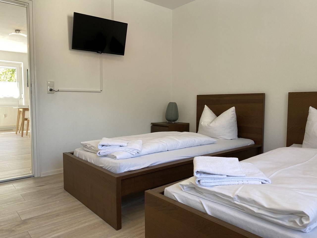 Ganze Ferienwohnung, Sad151 Moderne Monteurwohnung mit Balkon in Schwandorf, Ostbayern