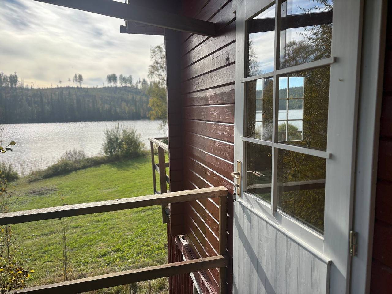 Ferienhaus Selina – Seeblick & Naturidylle bei Sundsvall in Västernorrland