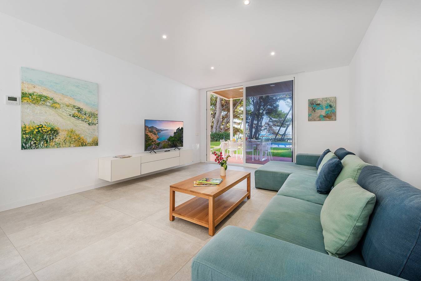 Casa Vacanze 'Villamar - Splendida Fronte Mare' con Vista Mare, Wi-Fi e Aria Condizionata in Playa de Alcudia, Alcúdia