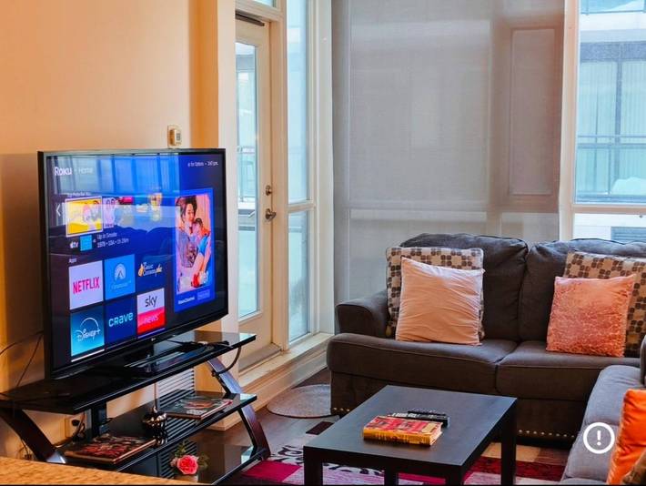 Apartamento vacacional entero, Elegante y acogedor condominio de 1 dormitorio en el centro de Square One in Mississauga (Ontario), Lago Ontario (Kanada)