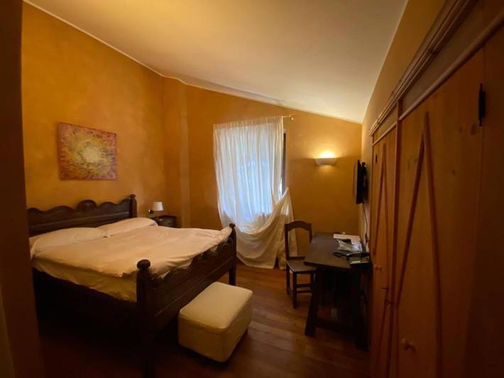 Hôtel pour 4 personnes, avec vue et terrasse ainsi que piscine et sauna, animaux acceptés à Alagna Valsesia - 2