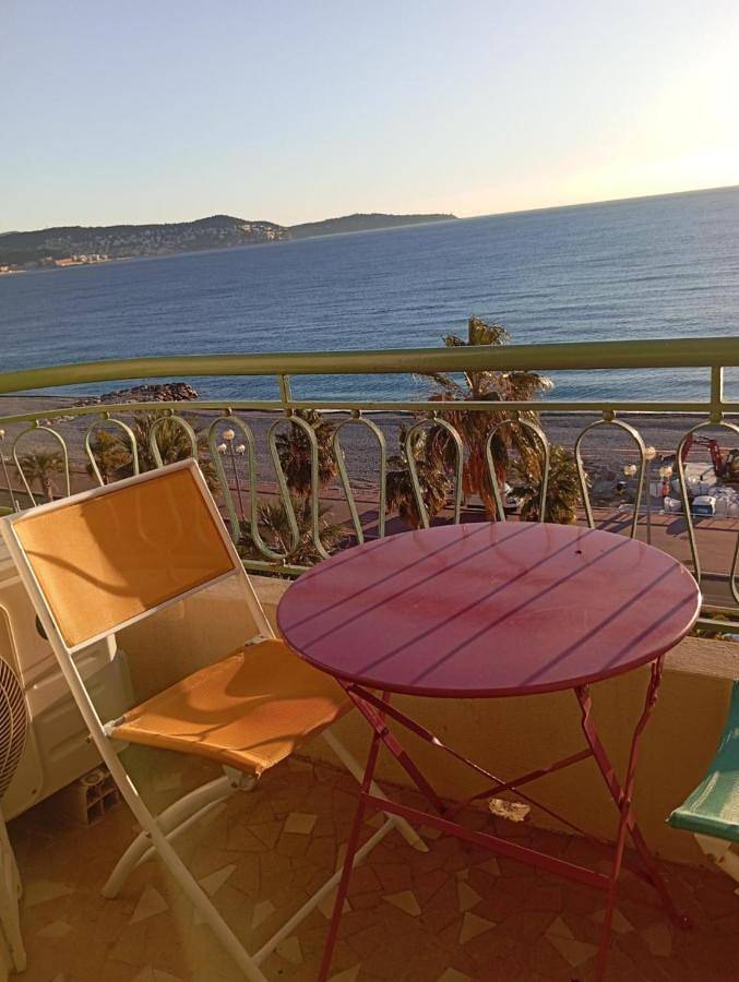 Gîte pour 5 personnes, avec balcon et vue dans Plage Carras Nice - 2