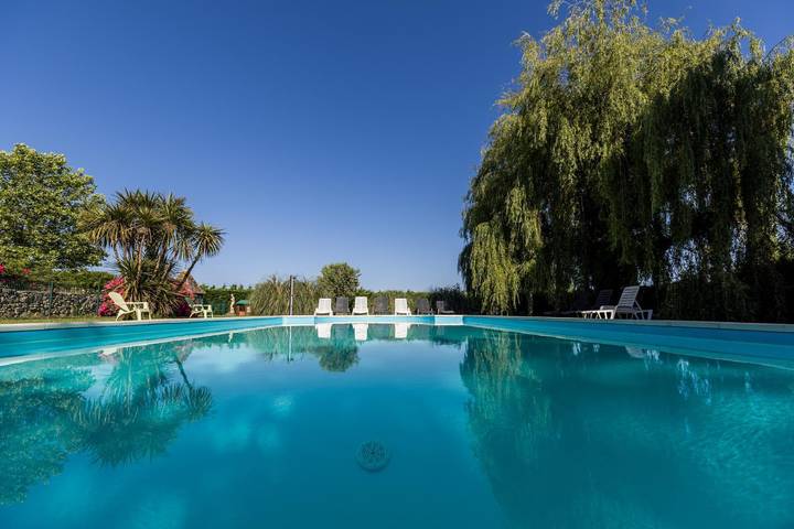 Chambre d’hôte pour 4 personnes, avec Terrasse ainsi que Jardin et Piscine en Aquitaine