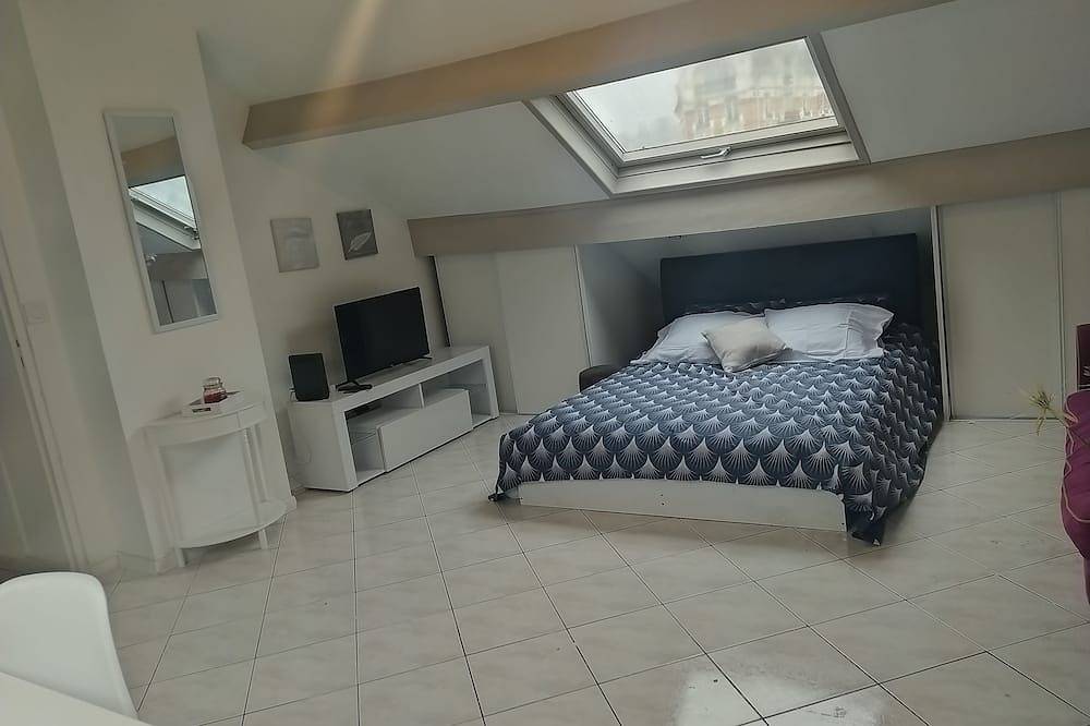 Apartamento entero, Very nice apartment 3min train station and 16 min Paris in Le Raincy, Sena-Saint Denis