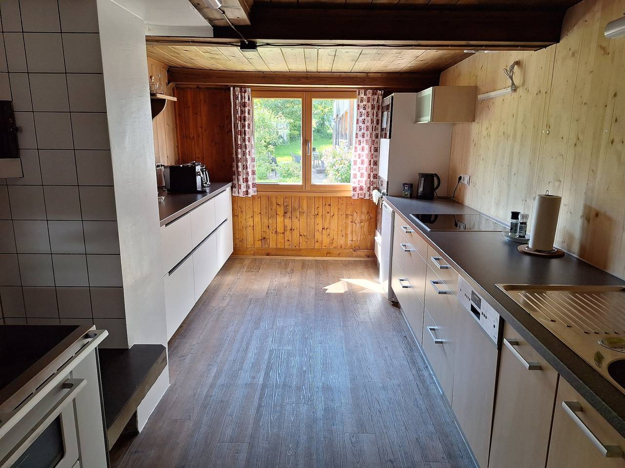 Entire apartment, Apartment 'Ferienwohnung in Altem Bauernhaus' with Mountain View, Private Garden and Wi-Fi in Schwarzenberg, Bodensee-Vorarlberg