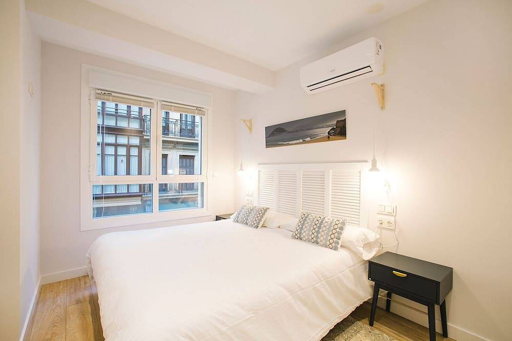 Apartamento entero, E1 Apartment With Balcony In San Marcial 33 in Playa de la Concha, San Sebastián