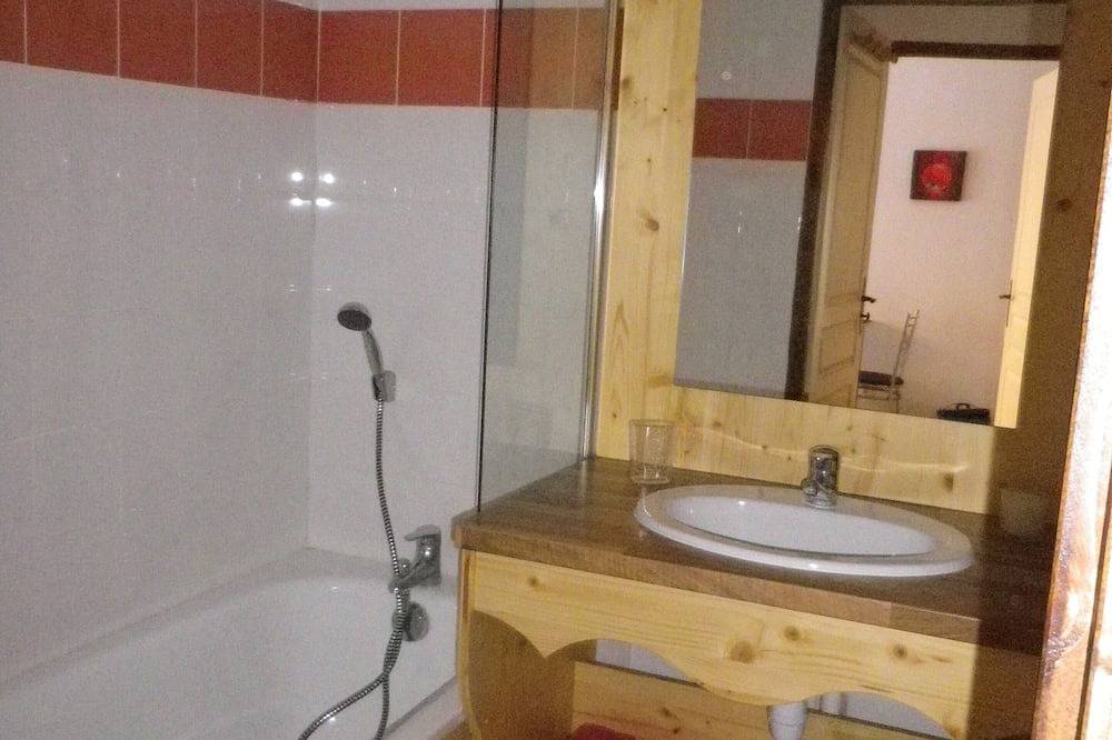 Entire apartment, Flat 4p Residence with Spa Orelle / Val-Thorens / Les 3 Vallées in Orelle, Saint-Jean-de-Maurienne region