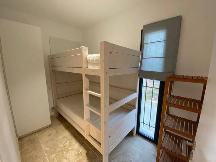 Location de vacances pour 8 personnes, avec piscine ainsi que jardin et vue, animaux acceptés à Blauvac - 3