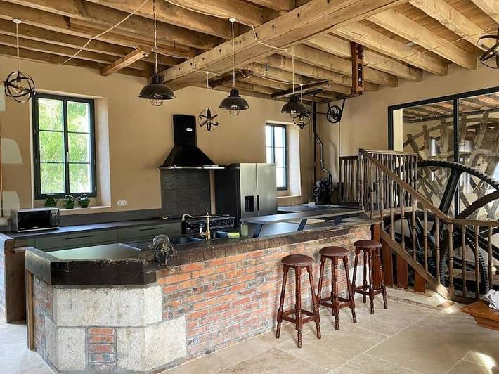 Location de vacances pour 8 personnes, avec Terrasse ainsi que Jardin et Vue à La Vernelle
