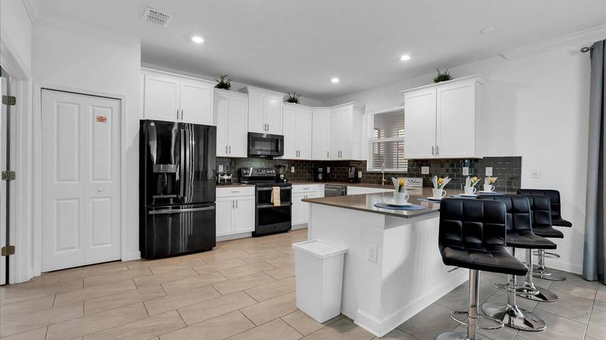 Rent the Perfect 8 Bedroom Villa on Storey Lake Resort, Orlando Villa 6293 in Condado de Osceola