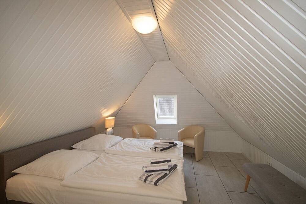 Ganze Wohnung, Modernes Komfortappartement mit viel Licht und Raum in ruhiger Lage! in Hörnum, Sylt