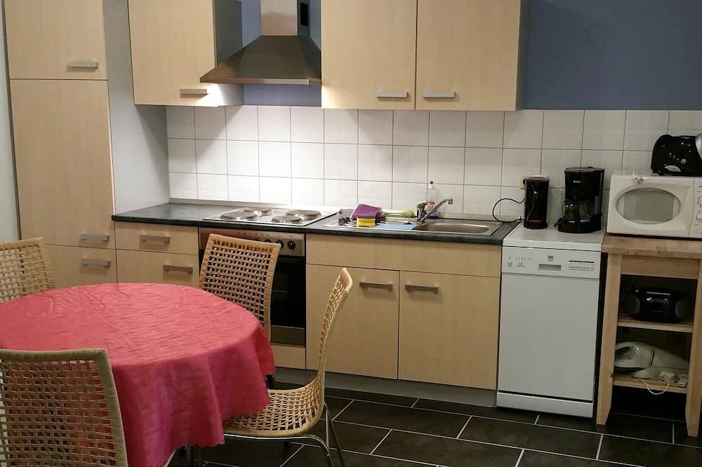 Ganze Wohnung, Gemütliche 4-Sterne Ferienwohnung mit Himmelbett. Zentral und trotzdem ruhig. in Bad Langensalza, Unstrut-Hainich-Kreis
