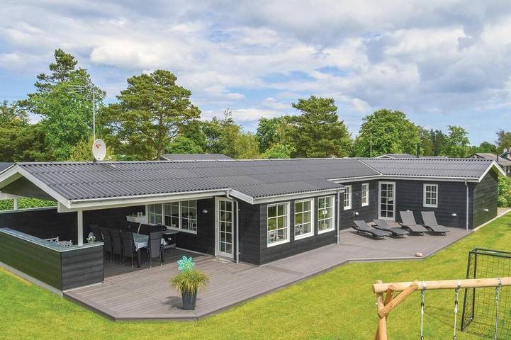 Ferienhaus für 10 Personen, mit Garten und Terrasse - 1