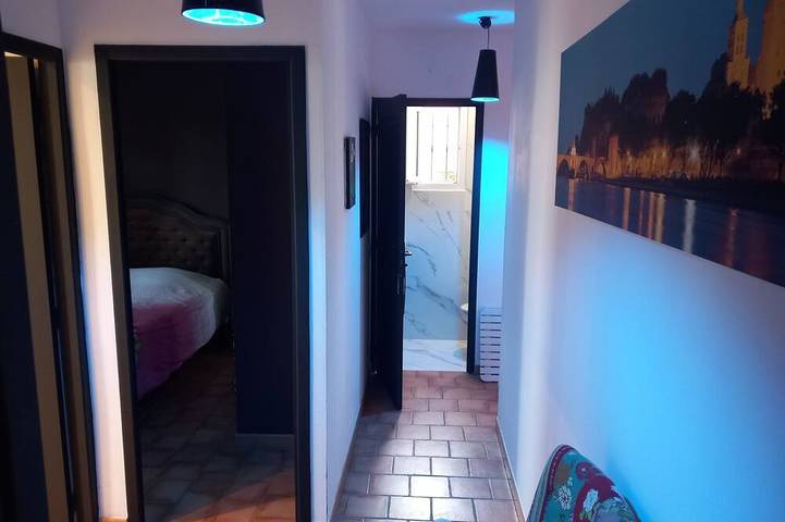 8 kilometros Villa Saint Rémy de Provence -10 kilometros Aviñón, piscina de 16 por 5, billar, mesa de ping pon in Châteaurenard, Region de Arles