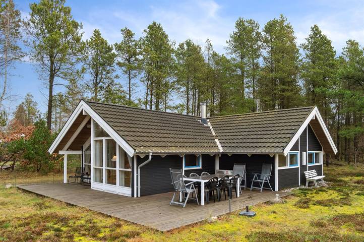 Ferienhaus für 8 Personen, mit Sauna und Terrasse sowie Whirlpool, mit Haustier