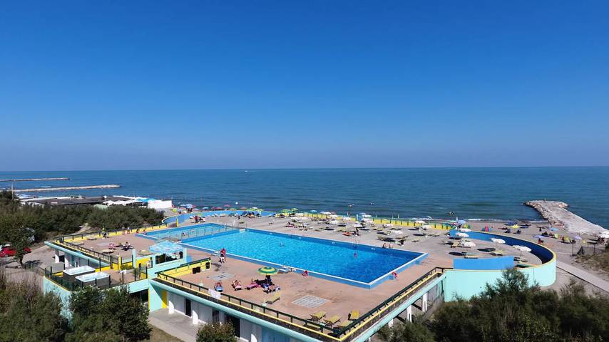 Camping für 5 Personen, mit Pool und Terrasse in Norditalien - 3