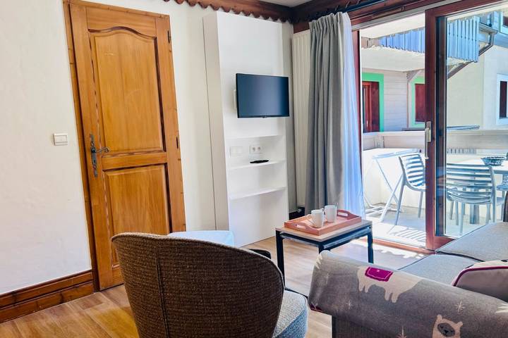 Gîte pour 6 personnes, avec Balcon et Piscine dans Gare De Chamonix Mont Blanc - 4
