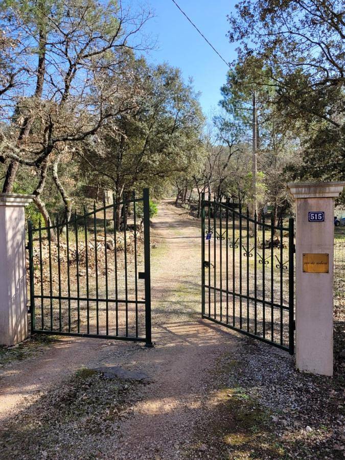 Gîte pour 5 personnes, avec vue ainsi que jardin et piscine à Camps-la-Source - 2