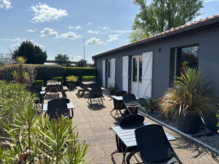 Hôtel pour 4 personnes, avec terrasse, animaux acceptés à Lormont - 3