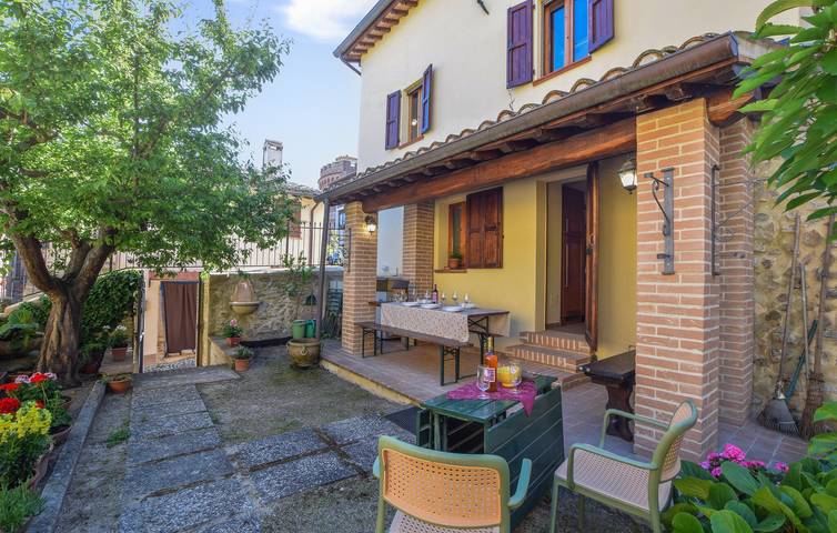 Ferienhaus für 5 Personen, mit Terrasse und Garten