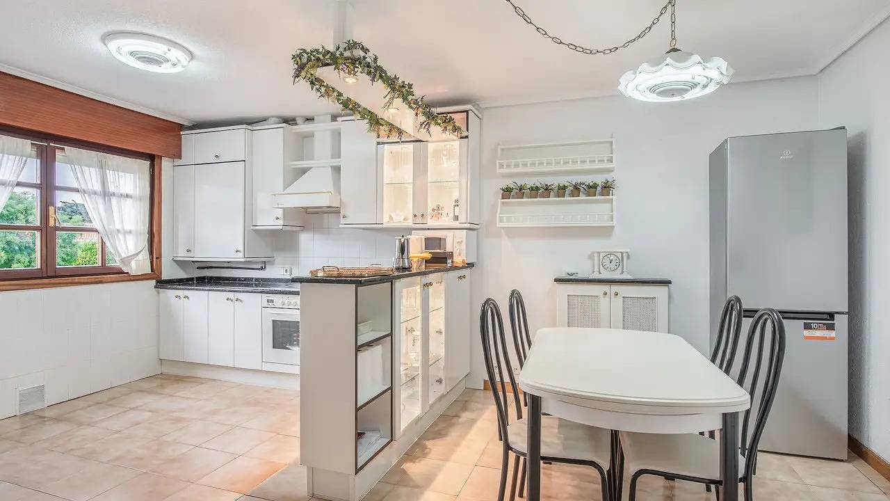 Casa de vacaciones para 9 personas con jardín in Loredo, Ribamontán al Mar