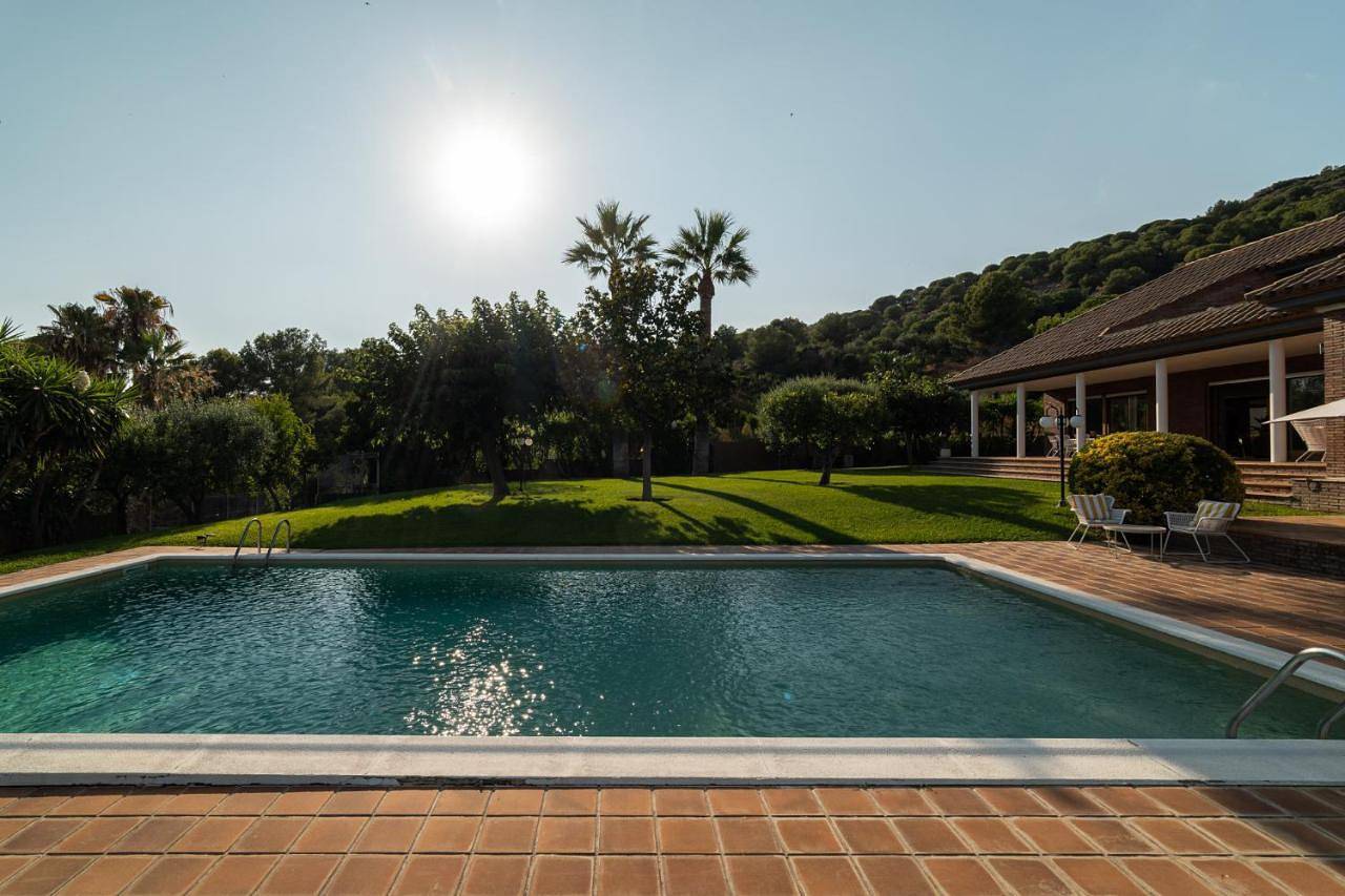 Sea View Villa with Spa & Bbq in Badalona, Barcelonès