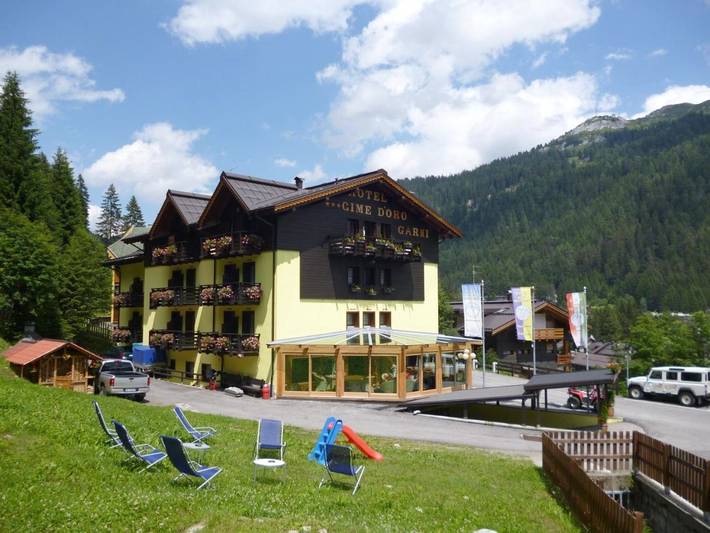 Hotel per 2 persone, con panorama e sauna nonché giardino e piscina a Madonna di Campiglio
