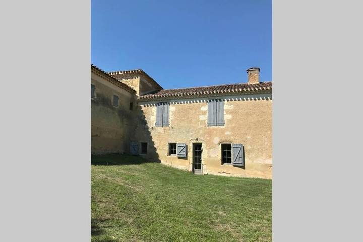 Location de vacances pour 5 personnes, avec Terrasse ainsi que Jardin et Vue à Duran