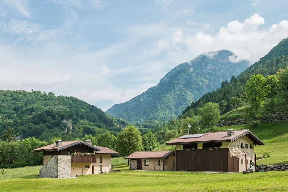 Quader Nidi nel Verde- Il Ciliegio in Prestine, Bienno