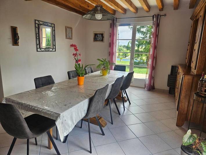 Gîte pour 6 personnes, avec jardin et terrasse ainsi que piscine et vue dans Champlost - 3