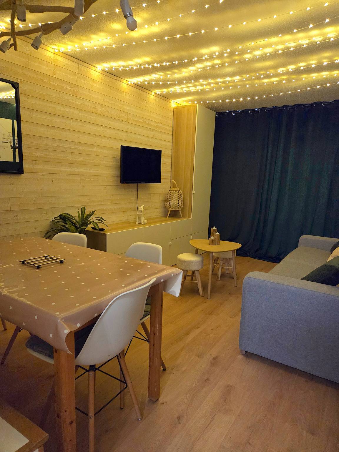 Ganze Wohnung, Ferienwohnung 'Agréable 28m² - Ski Aux Pieds' mit Bergblick und Balkon in Le Corbier, Villarembert