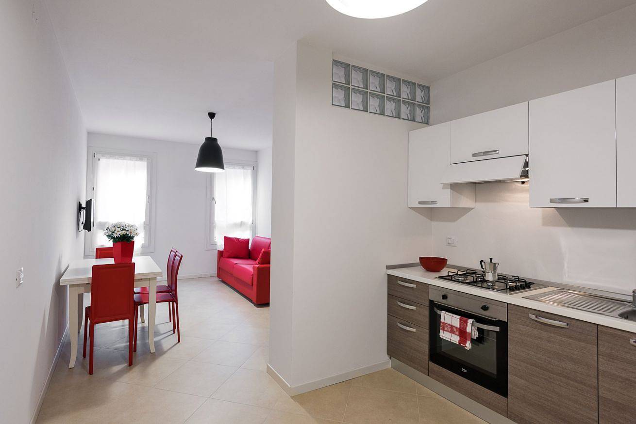 Entire apartment, Cozy and modern apartment in the heart of San Zeno with 4 sleeps. in Centro Storico di Verona, Verona