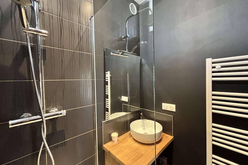 Entire apartment, L'azimut de Châtel-Guyon ★1 bedroom ★Wifi in Châtel-Guyon, Volcans d'Auvergne Regional Nature Park