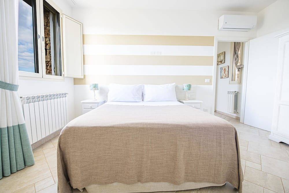 Villa Elisabetta mit Hydromassage und Poolbereich in Alezio, Golf von Tarent