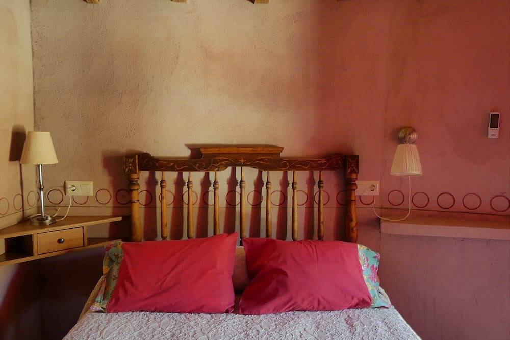 Ideal For Groups Of 6/8 People, 3 Bedrooms in Pinofranqueado, Cáceres Region