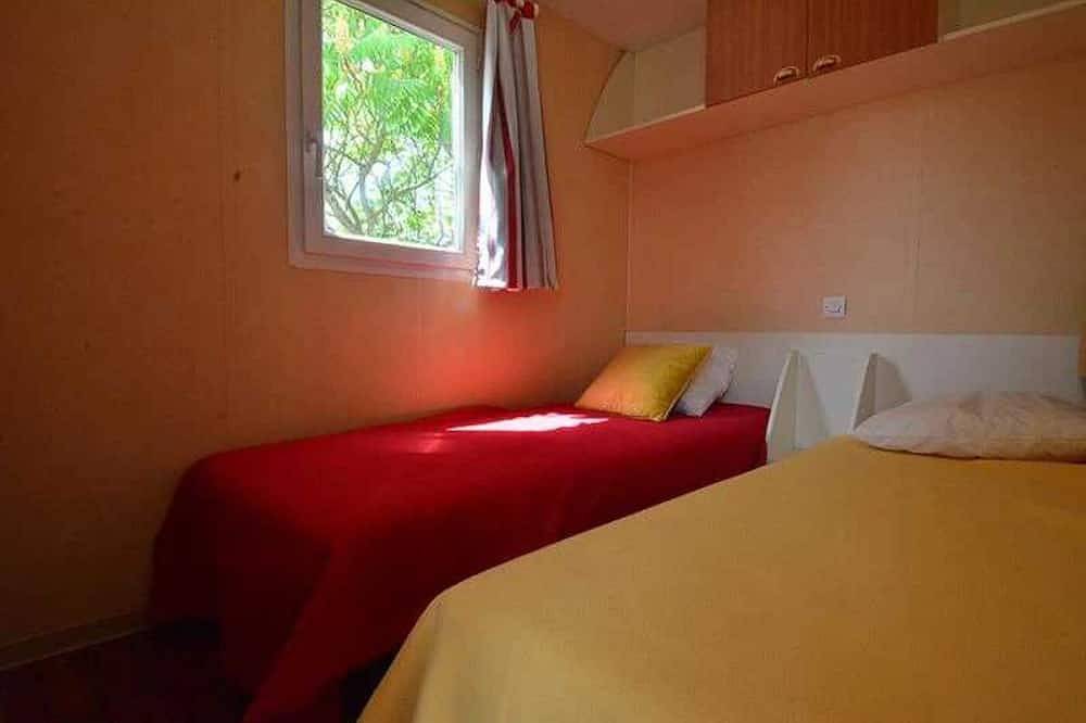 Zecamping 4 étoiles familial espace aquatique locatif Tv Bbq 31m2 in Saint-Lunaire, Région de Saint-Malo