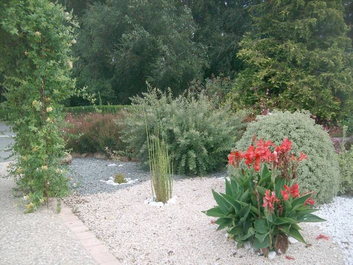 Location de vacances pour 8 personnes, avec jardin ainsi que piscine et vue à La Flocellière - 3