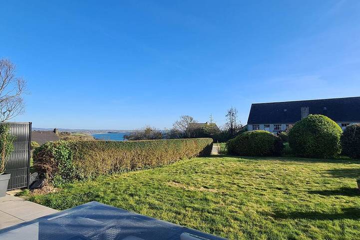Location de vacances pour 6 personnes, avec Terrasse et Jardin à Argol