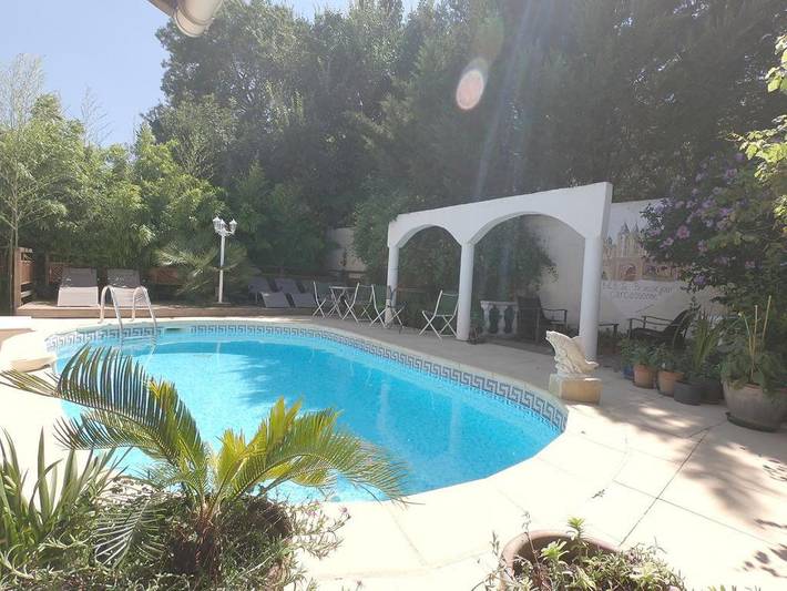 Location de vacances pour 2 personnes, avec piscine ainsi que vue et jardin dans Montlegun - 2