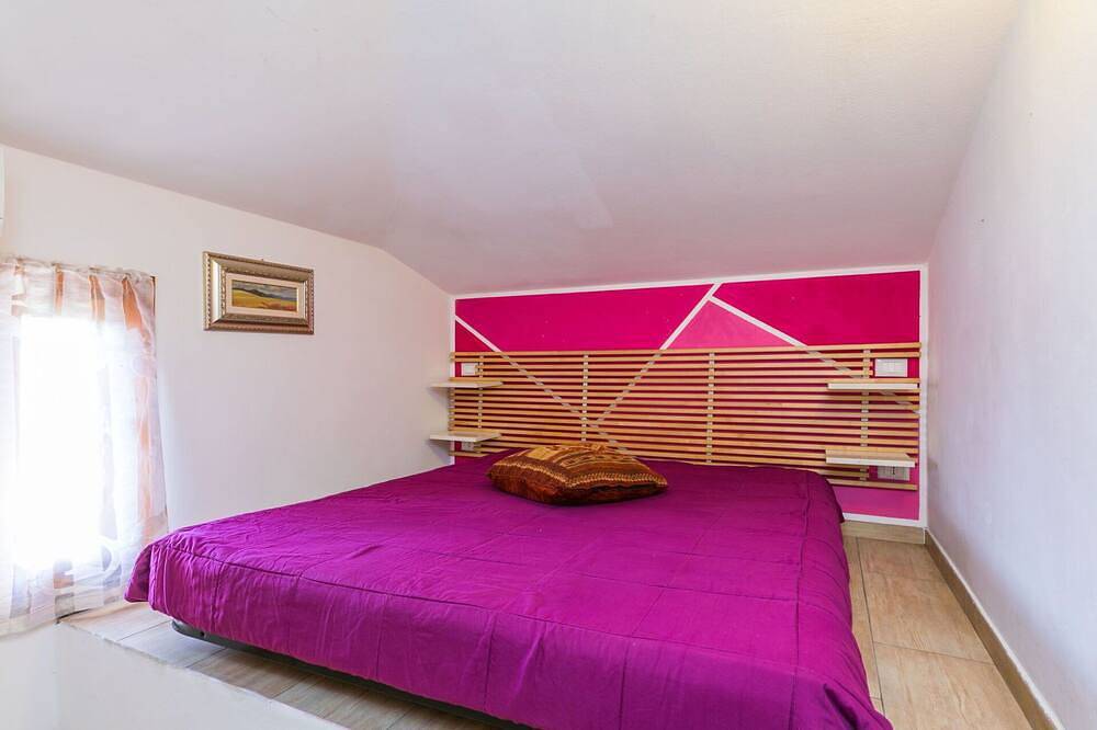 Appartamento intero, Elegante appartamento per 3 ospiti con A/C, Wifi, Tv, patio e animali ammessi in Rosignano Solvay, Costa degli Etruschi