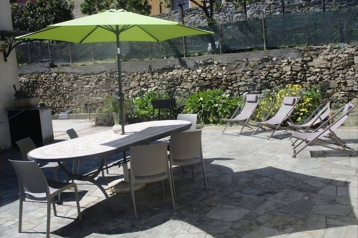 Ferienwohnung für 6 Personen, mit Whirlpool und Garten sowie Terrasse