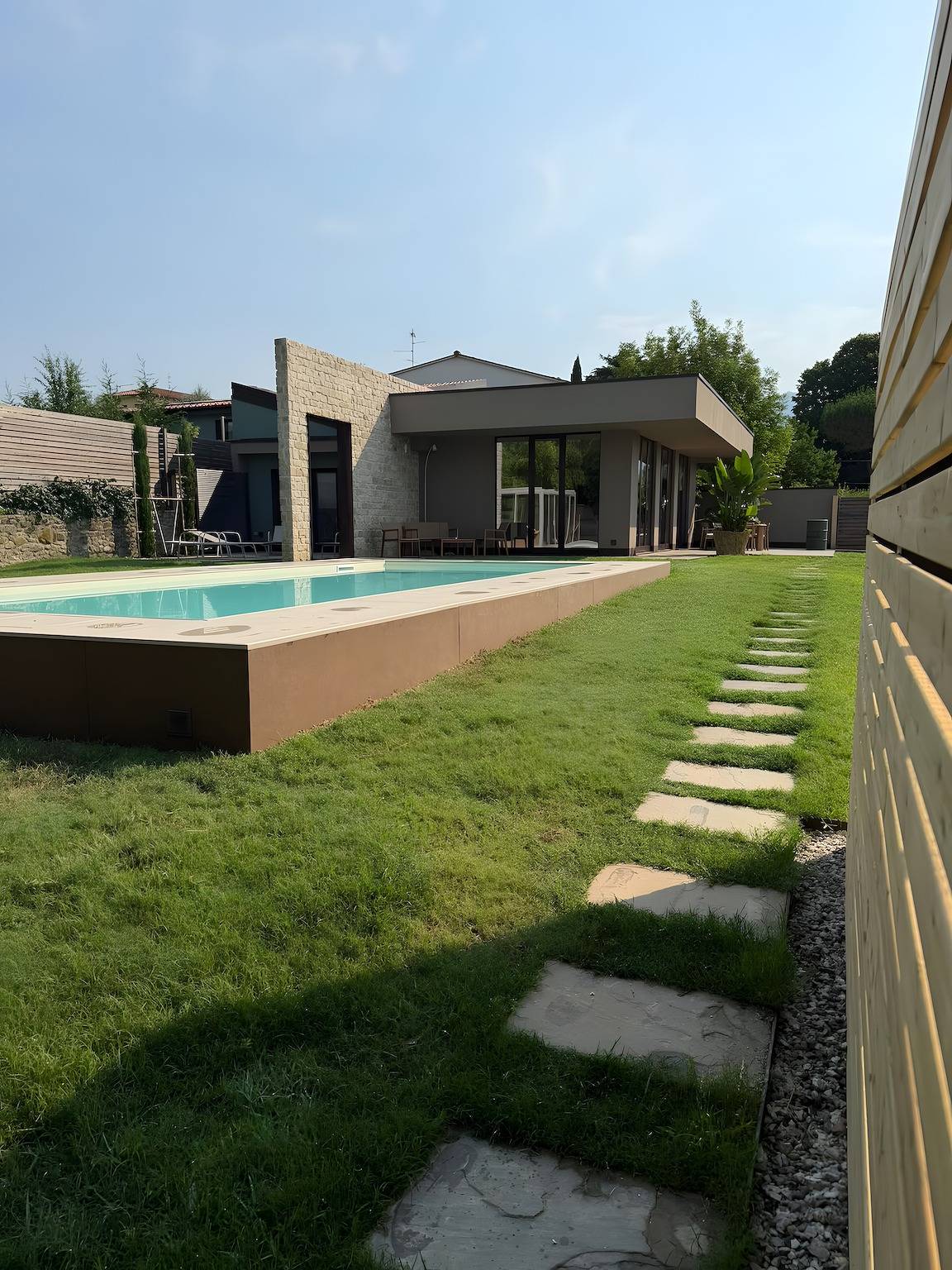 Isolotto degli Angeli : villa moderne avec jardin, piscine et vue sur les balze in Vaggio, Reggello