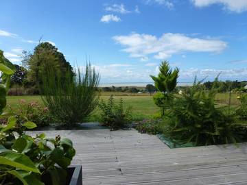 Gîte pour 9 personnes, avec jardin et terrasse à Dragey-Ronthon