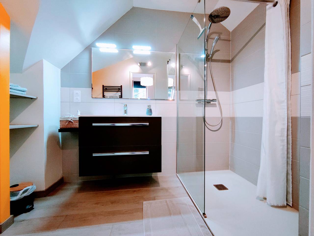 Ganze Wohnung, Zentrales Apartment in Auxerre mit kostenlosem Parkplatz in Auxerre, Auxerre und Umgebung