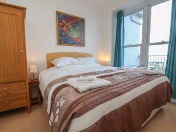 Log Cabin for 4 People in Ilfracombe, Devon, Photo 3