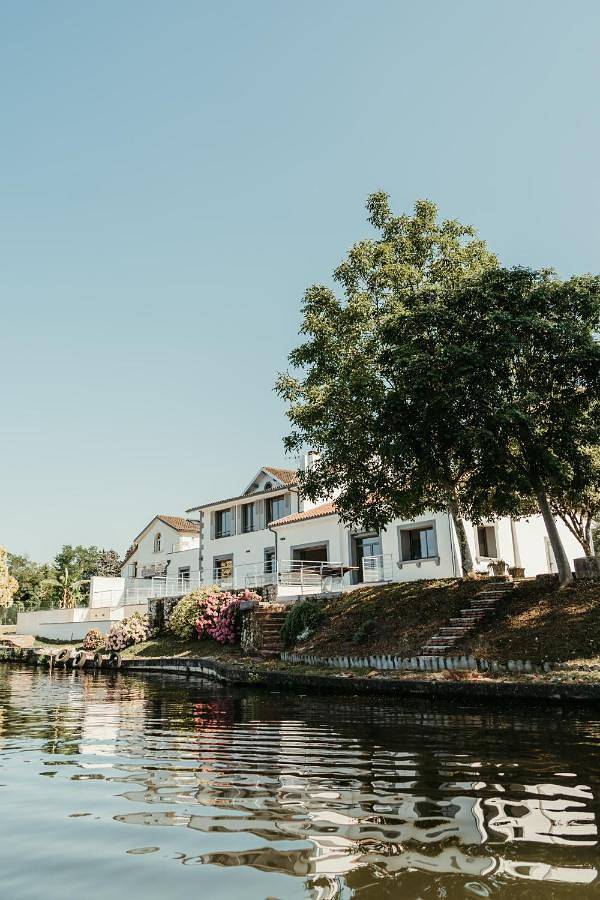Location de vacances pour 4 personnes, avec jardin ainsi que piscine et jacuzzi à Le Temple-sur-Lot